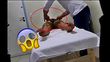 Masssagista Safado Tirou A Calcinha Da Sua Cliente E Filmou Escondido free video