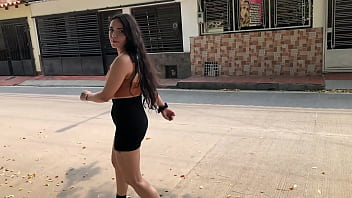 Encuentro A Mi Vecina Perdida En Mi Barrio Y Me La Follo - Porno En Español free video