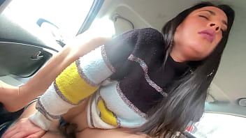 Cogiendo Delicioso En El Carro, Me Encanta La Adrenalina free video