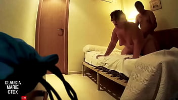 Hacen El Amor En La Cama De Forma Muy Romántica free video