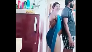 Swathi Naidu Romance With Boyfriend While Cooking free video