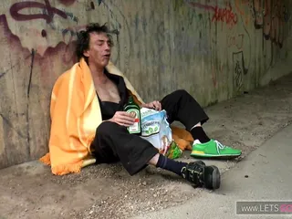 Obdachlos Die Geile Milf Gebumst Und Natursekt free video