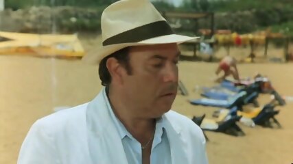 Il Commissario Lo Gatto 1986 - Beach Scenes free video